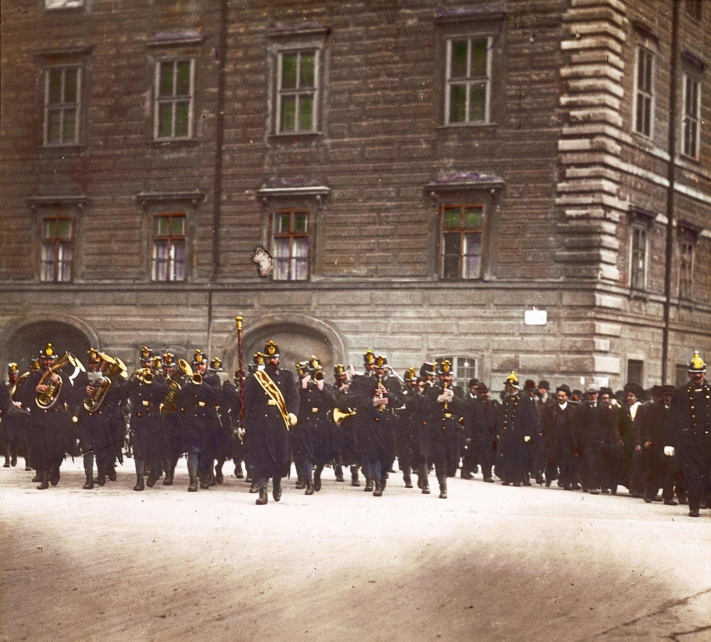 #36 Musicians of the Viennese Hoch- und Deutschmeister, the so-called “Burgmusik,” marching to the Inner Burghof in the Hofburg Imperial Palace, 1905.