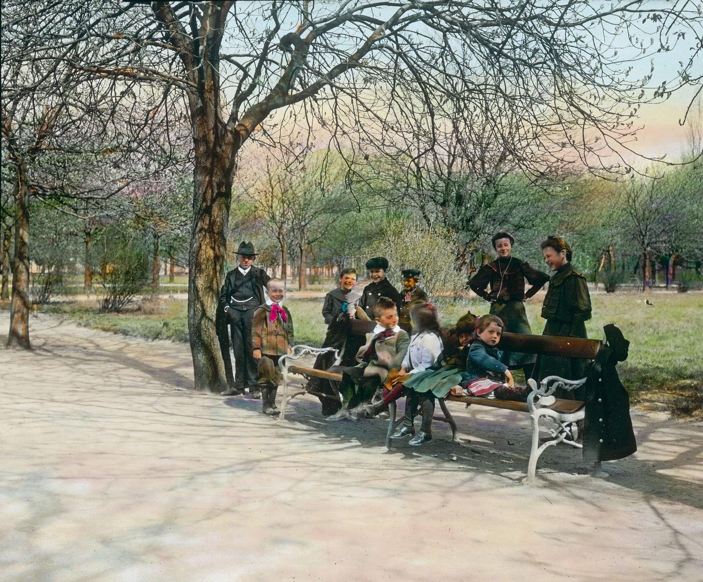 #37 Playing kids in the Praterhauptallee. Prater. Vienna, second district, 1905.
