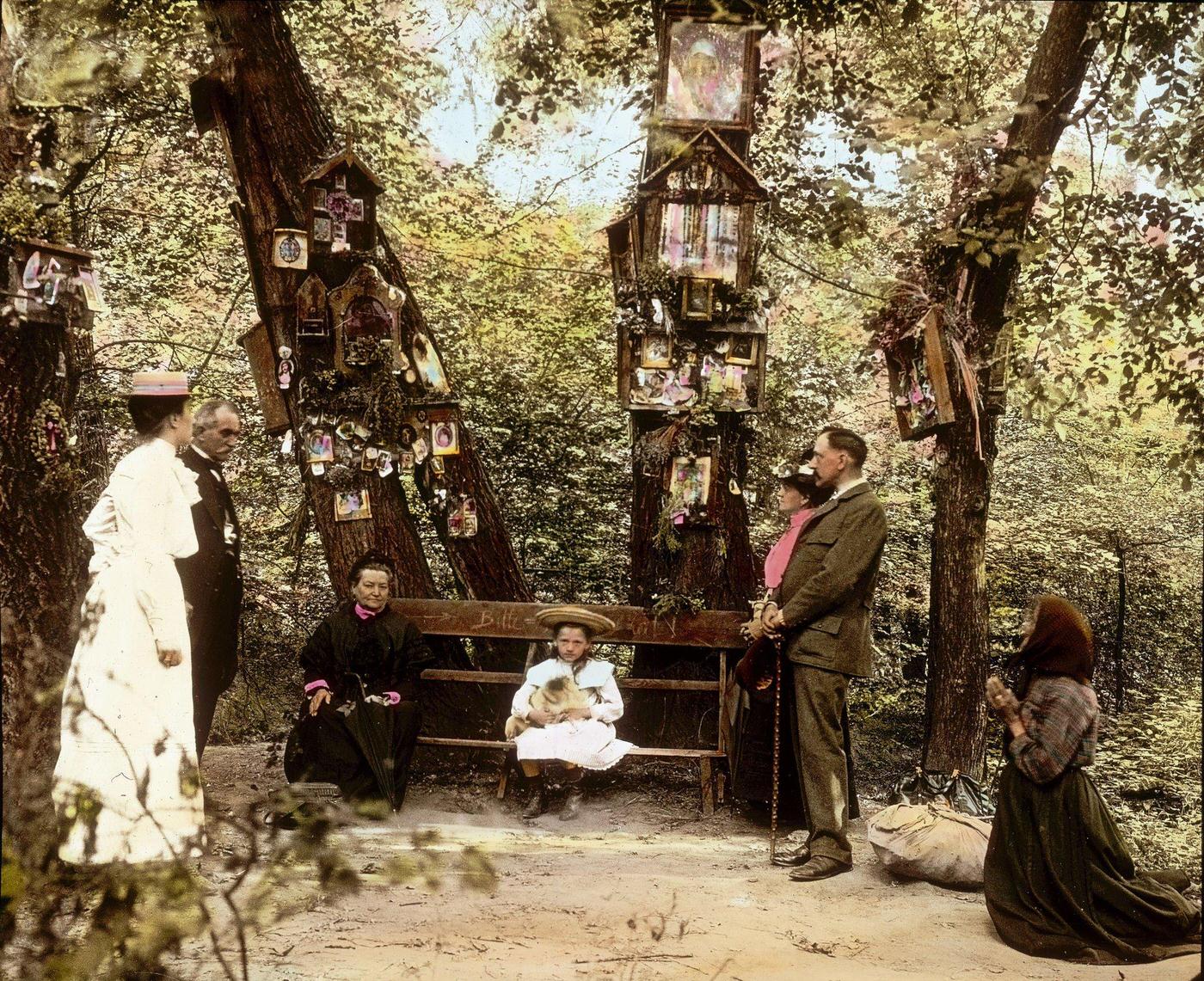 #43 Devotions in the forests of the Viennese Prater, 1905.