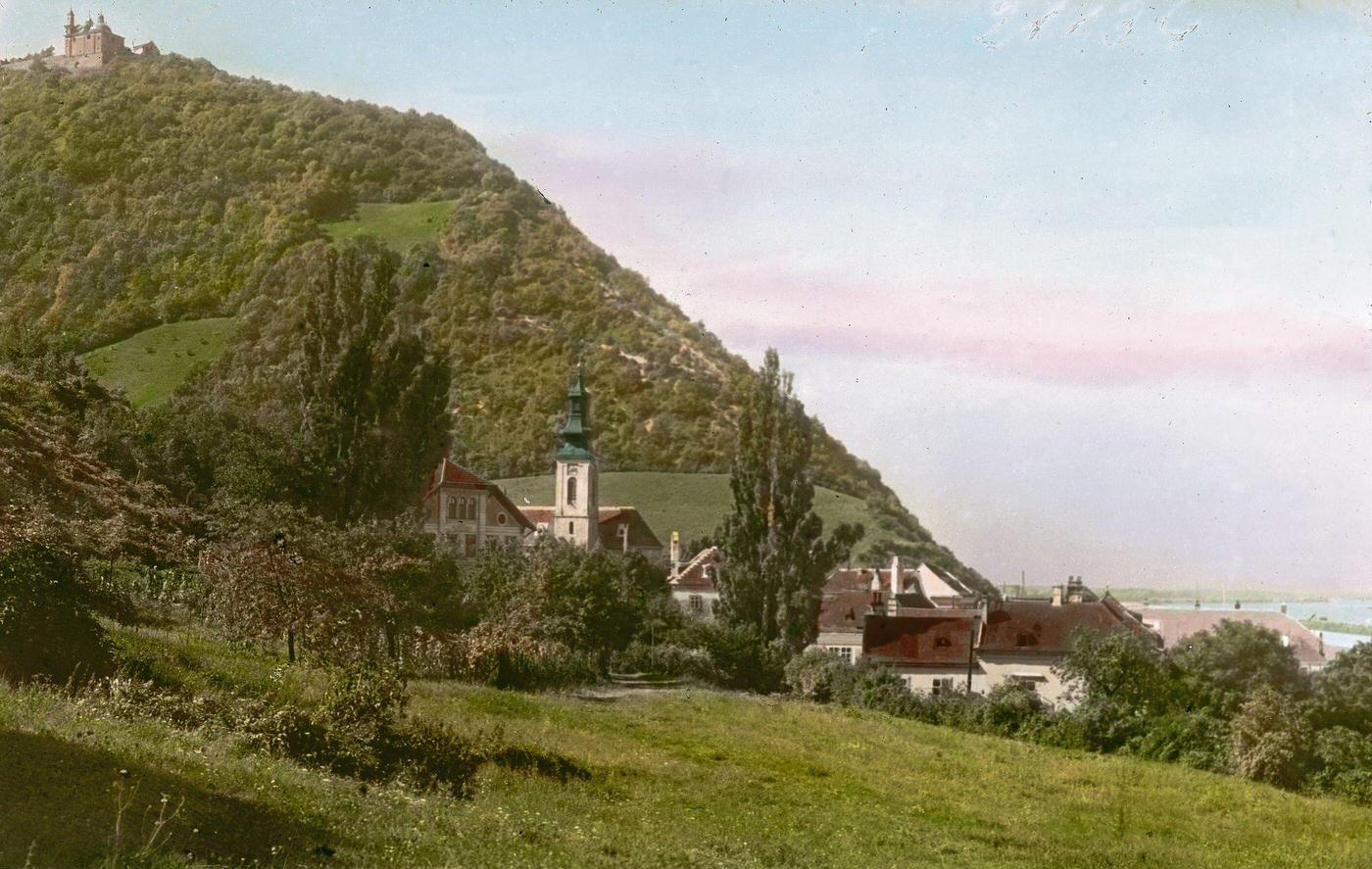 #6 The Kahlenbergerdorf in Vienna with the church on the Leopoldsberg, 1900.