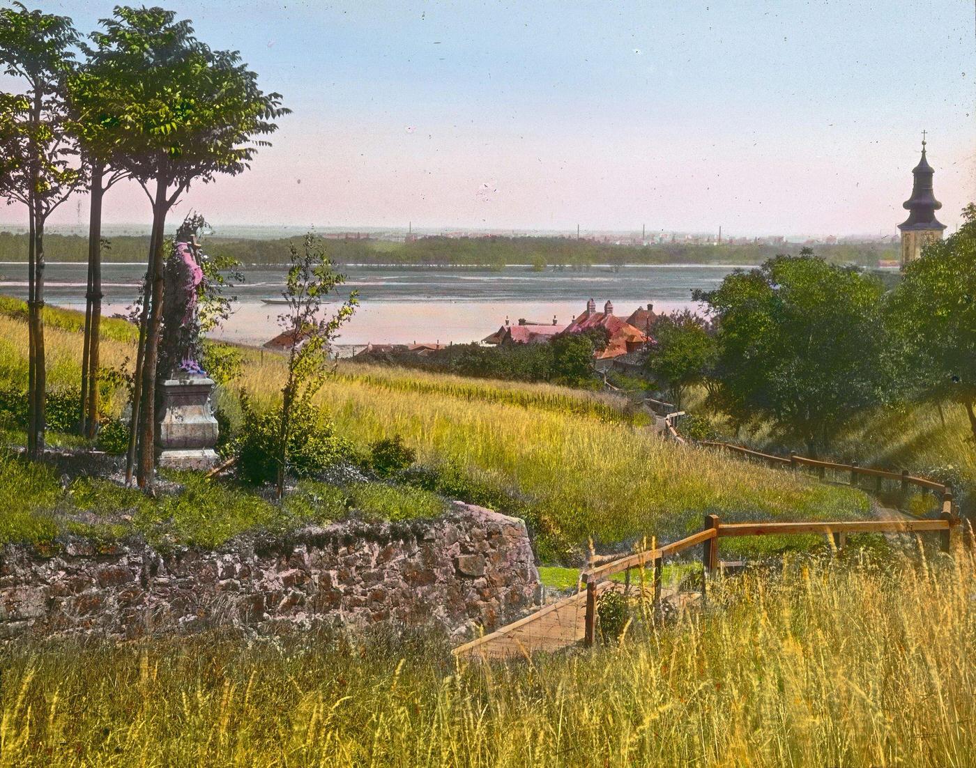 #61 View of Kahlenbergerdorf in Vienna’s 19th district, 1905.