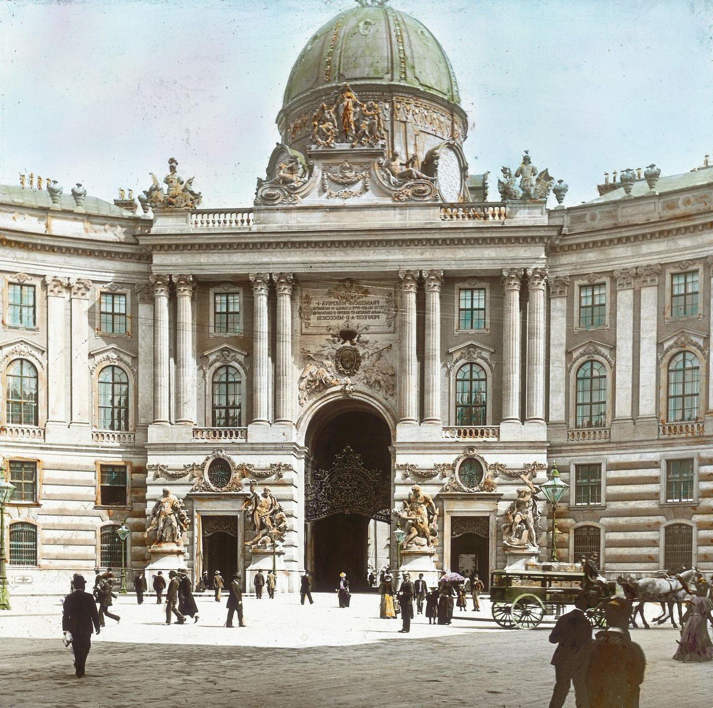 #78 Michaelerplatz square and Michaelertor of the Hofburg in Vienna’s 1st district, 1905.