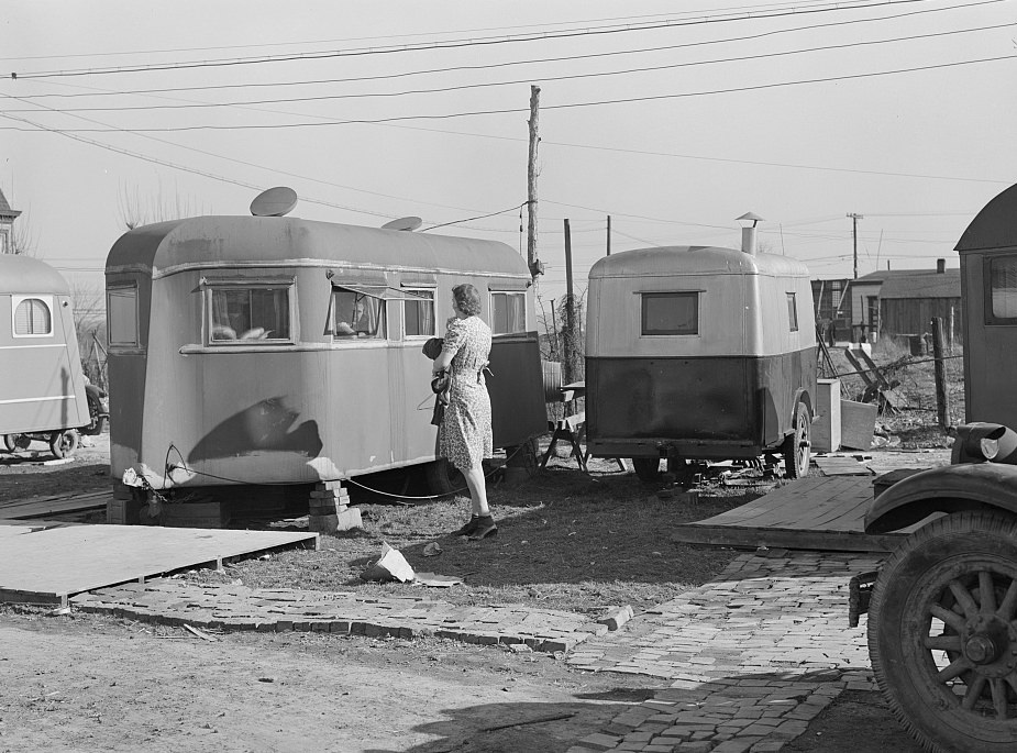 #2 Wife of torpedo plant worker talks with her neighbor. Trailer camp in Alexandria, Virginia, 1941