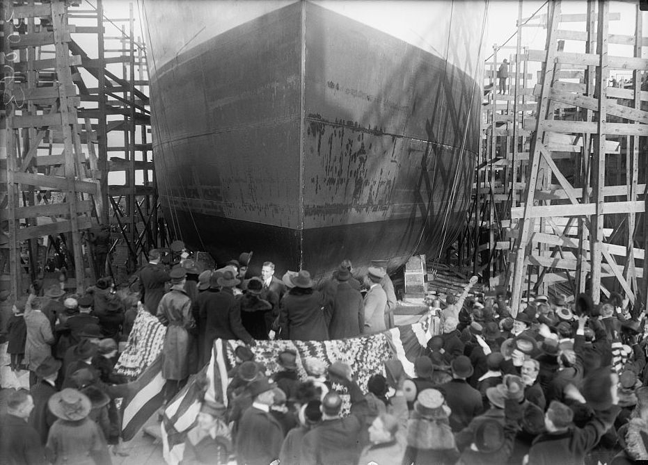 #52 Emergency Fleet Corporation launches Gunston Hall in Alexandria, built for the corporation, 1919
