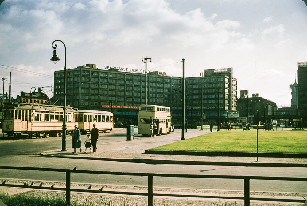 #135 Berliner Sparkasse (savings bank) – the current headquarters of Landesbank Berlin, in Alexanderplatz.