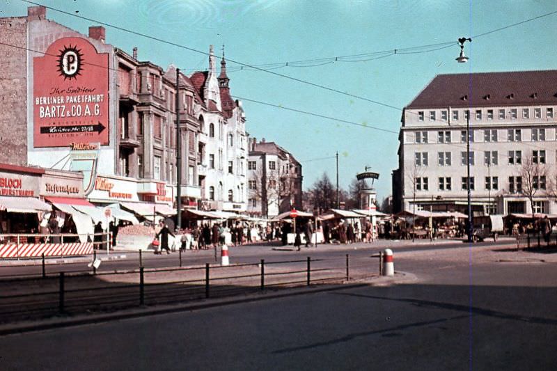#25 Berlin street scenes, 1954