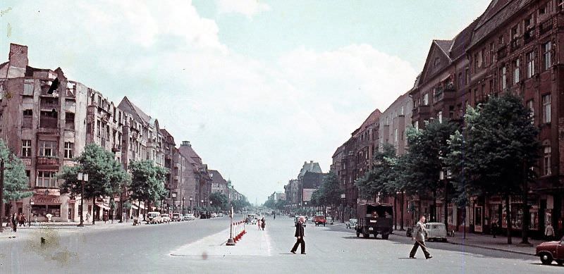 #28 Berlin street scenes, 1954