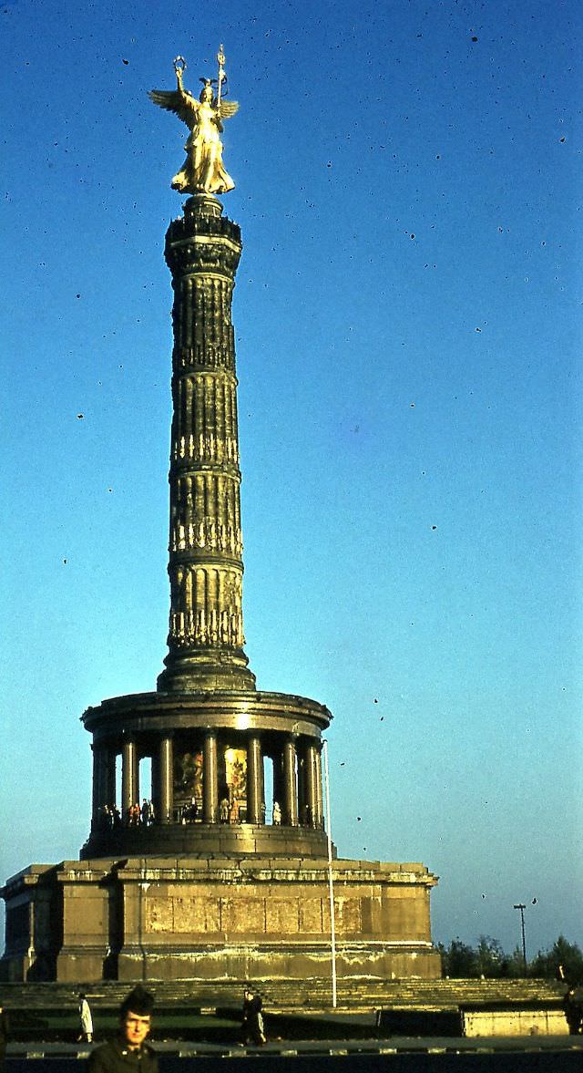 #43 Victory Column, Berlin, 1954