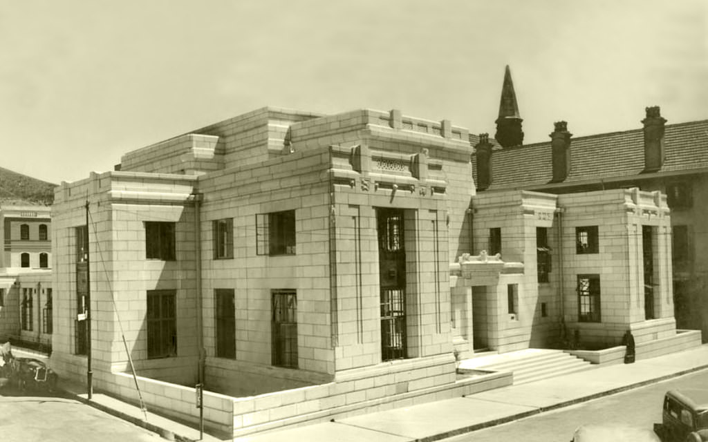 #34 The new Land Bank in Queen Victoria Street, Gardens, was designed by architect Brian Mansergh, 1938