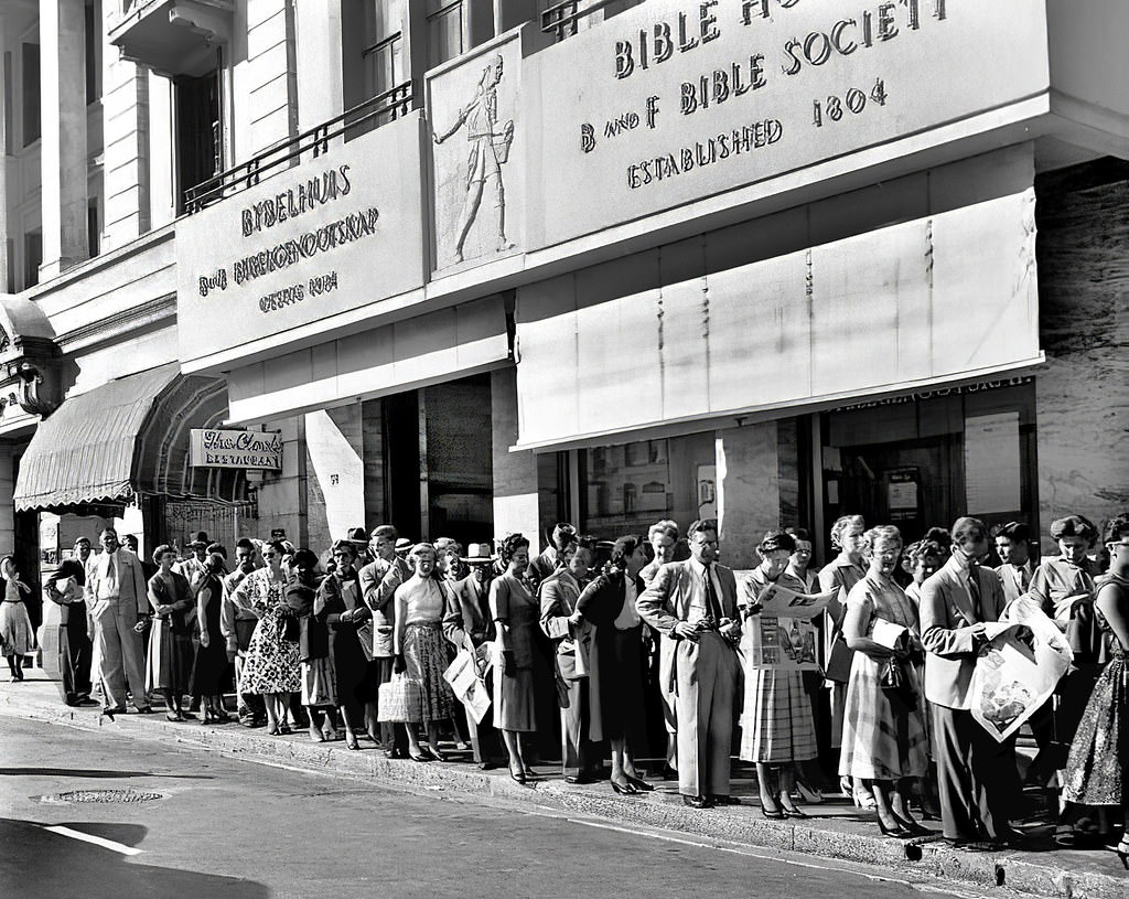 #61 Queuing for the bus at St Georges, 1955