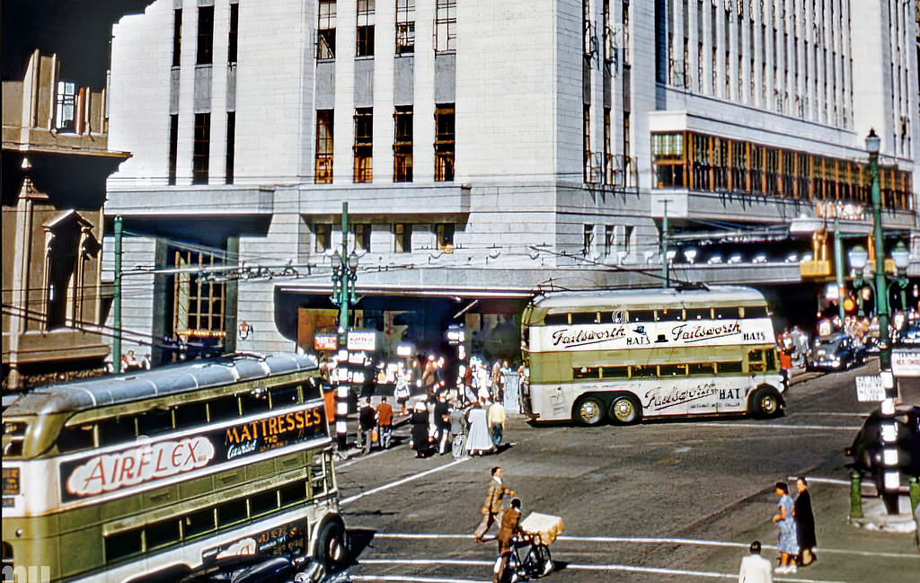 #17 Trolley busses in Adderley street, 1950