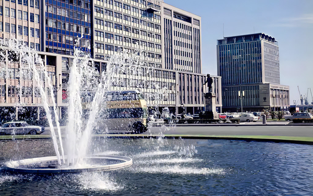 #104 Heerengracht Fountain, 1966.