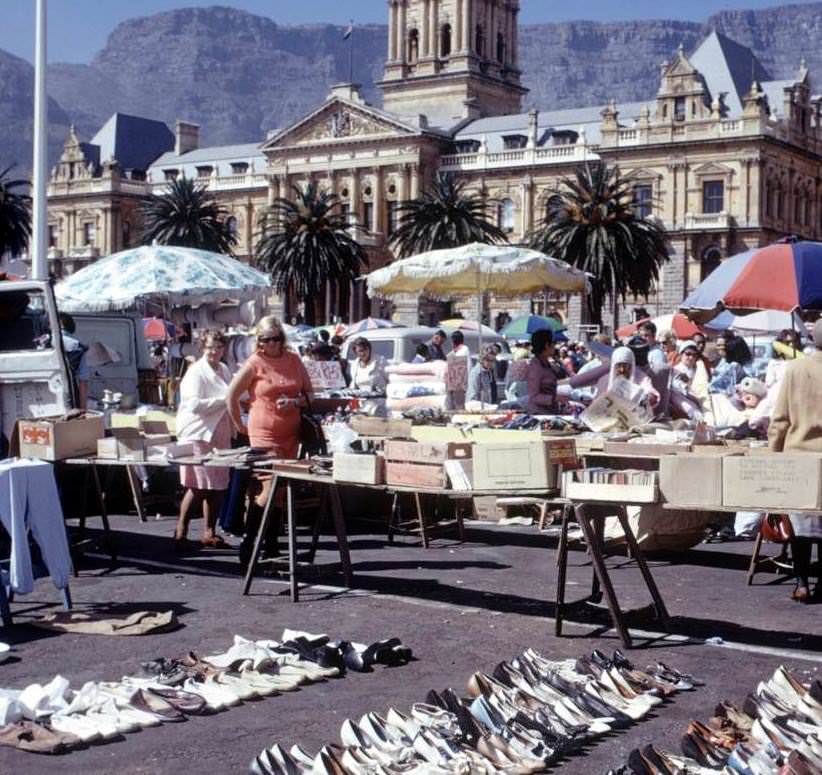 #116 Wednesday morning on the Parade, 1974