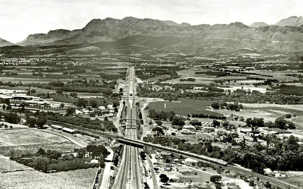 #44 N1 past Paarl, 1971