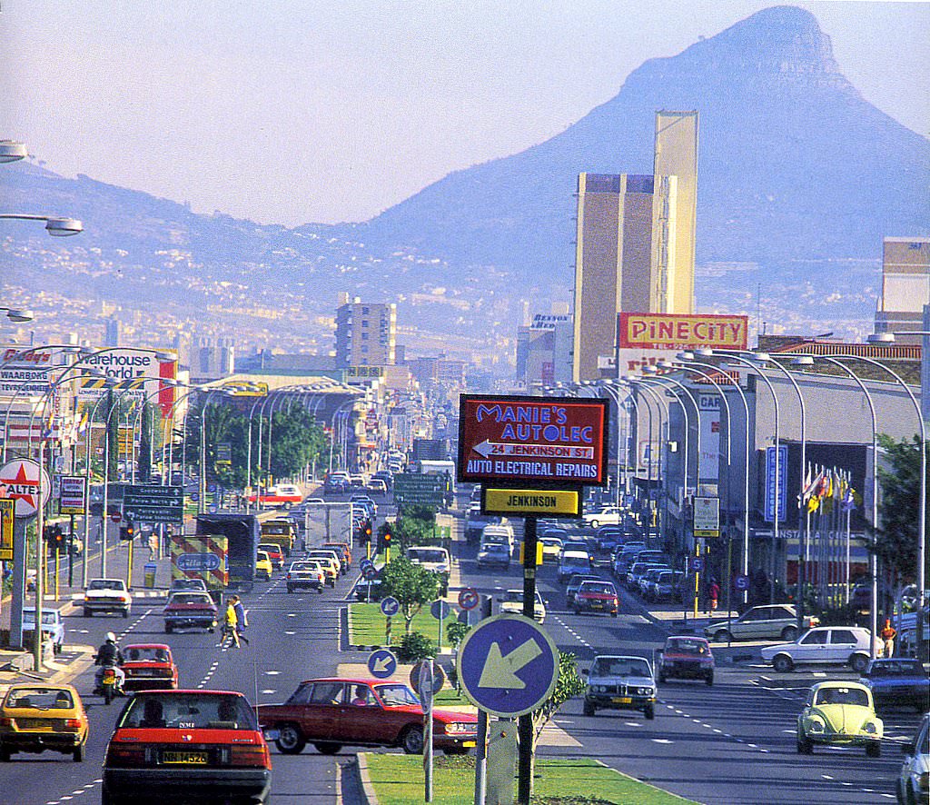 #60 Voortrekker Road, 1987