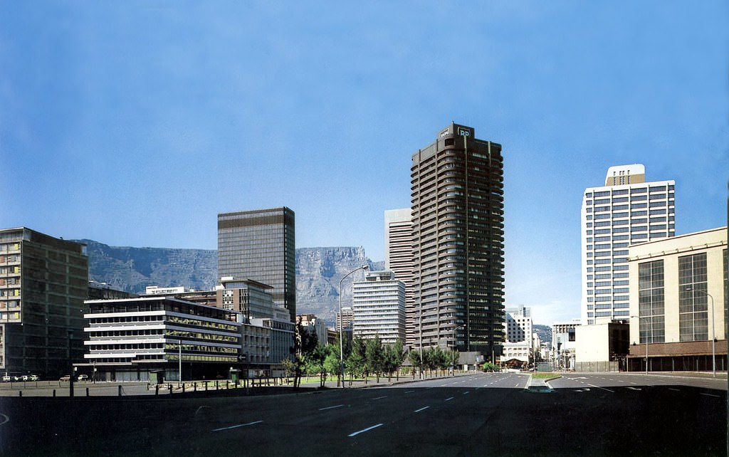 #73 Long street, 1981