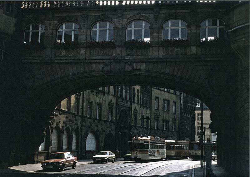 #6 Frankfurt L series tram 234 (Düwag/1957) and trailer on Route 15 approaching the Seufzerbrücke in the Braubachstrasse, July 11, 1982