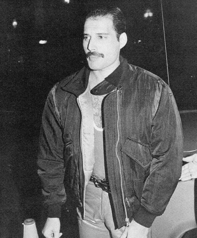 Rocking the Roll: Freddie Mercury’s Legendary 38th Birthday Bash at Xenon Club Music