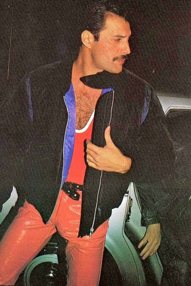 Rocking the Roll: Freddie Mercury’s Legendary 38th Birthday Bash at Xenon Club Music