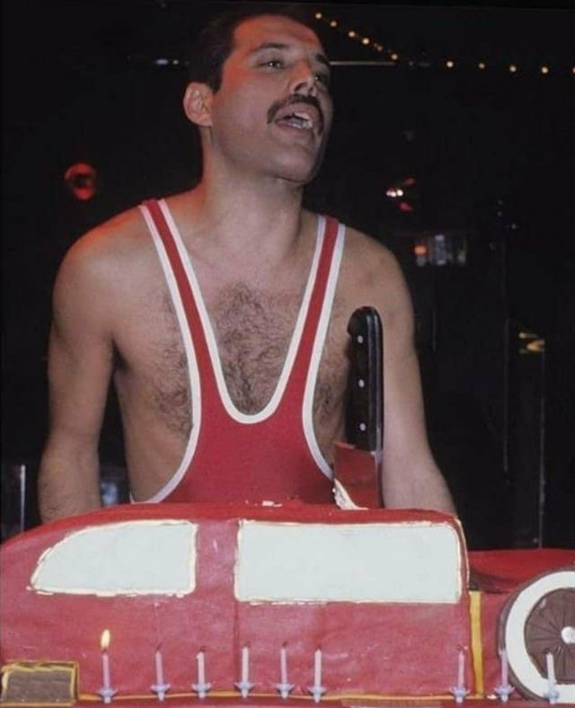 Rocking the Roll: Freddie Mercury’s Legendary 38th Birthday Bash at Xenon Club Music