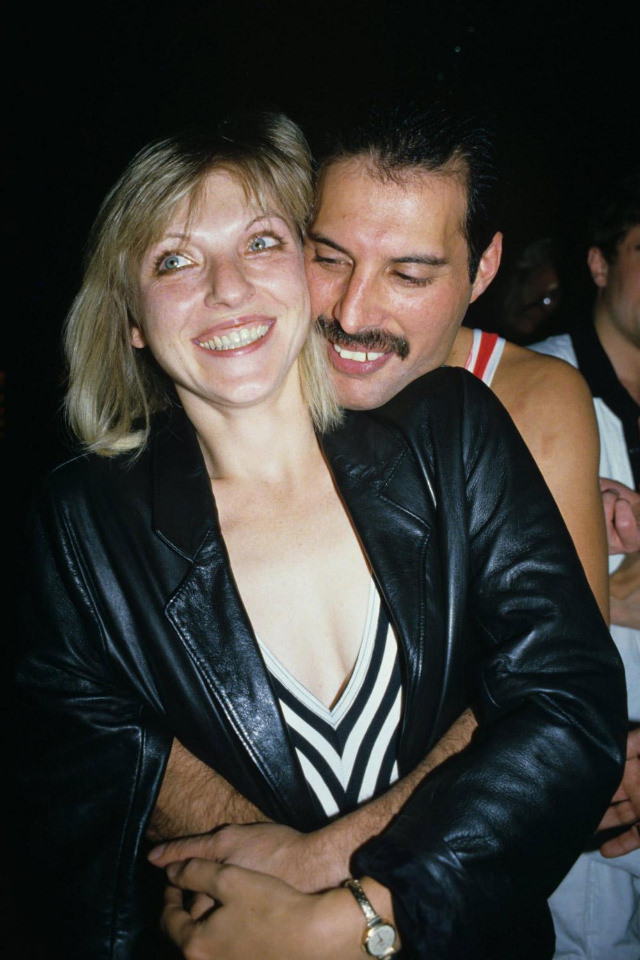 Rocking the Roll: Freddie Mercury’s Legendary 38th Birthday Bash at Xenon Club Music