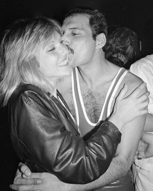 Rocking the Roll: Freddie Mercury’s Legendary 38th Birthday Bash at Xenon Club Music
