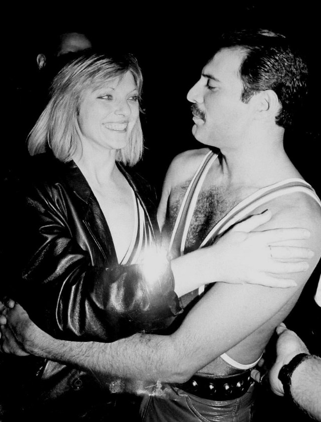 Rocking the Roll: Freddie Mercury’s Legendary 38th Birthday Bash at Xenon Club Music