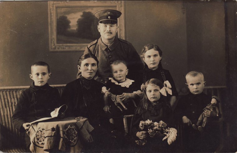 #1 WWI-era German family from Bünde