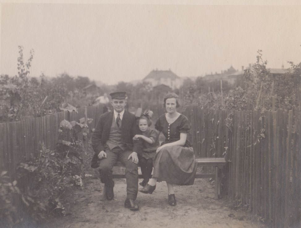 #7 Late 1920s or early 1930s