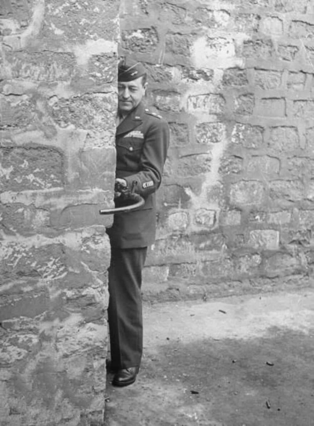 Bending Bullets in WWII: The Astonishing Tale of the Krummlauf that Attempted to Curve Shots Inventi