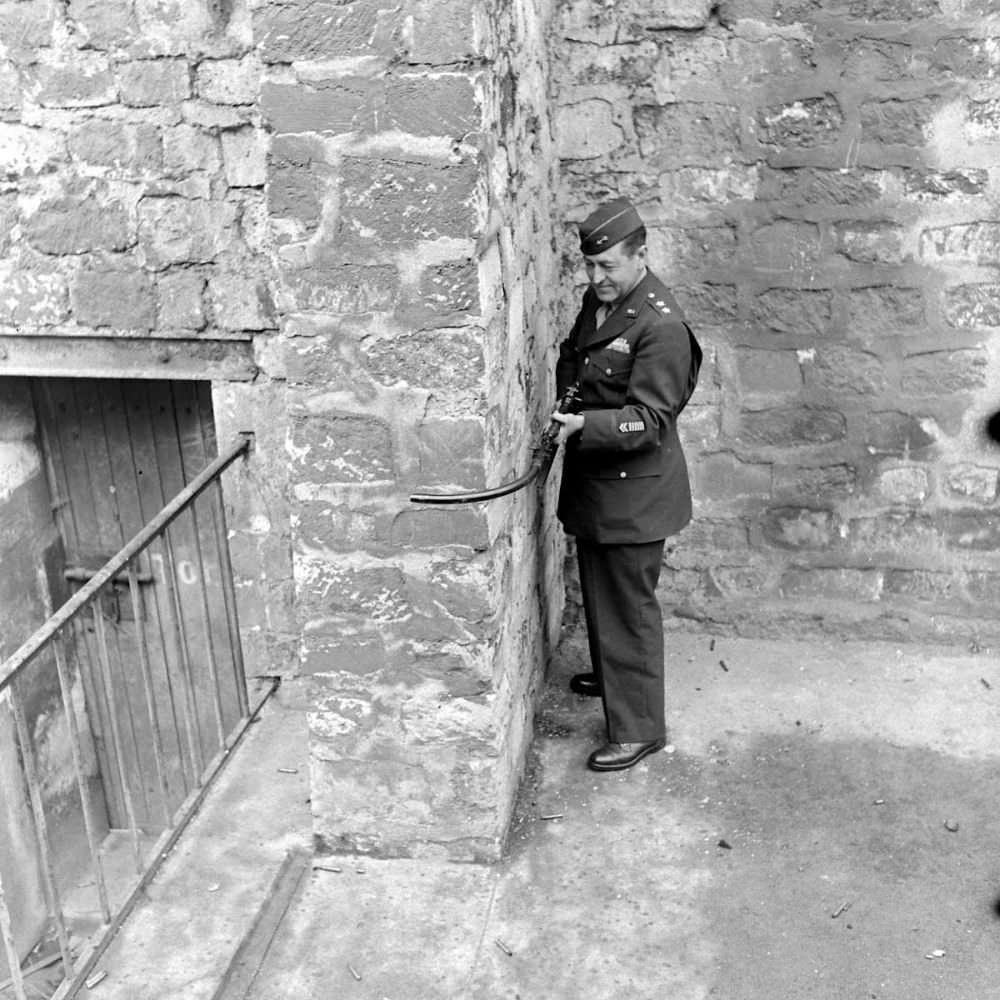 Bending Bullets in WWII: The Astonishing Tale of the Krummlauf that Attempted to Curve Shots Inventi