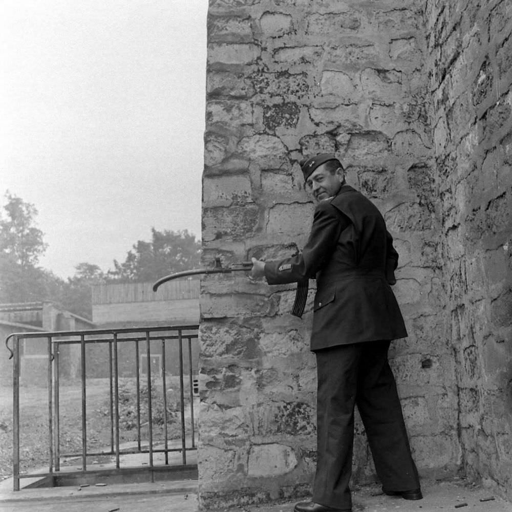 Bending Bullets in WWII: The Astonishing Tale of the Krummlauf that Attempted to Curve Shots Inventi