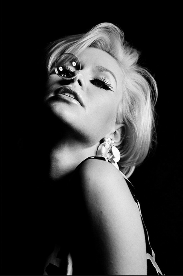 #15 Suzanna Leigh