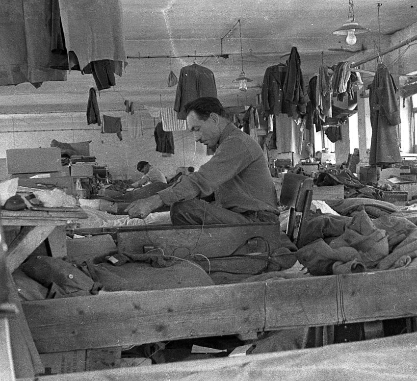 #25 The eyewitness Tom Wodzinsky, who got in touch with the Rempfers after the publication of the pictures, said this photo likely shows the accommodations for junior officers and regular soldiers in blocks E, F, G, H and K in the camp.