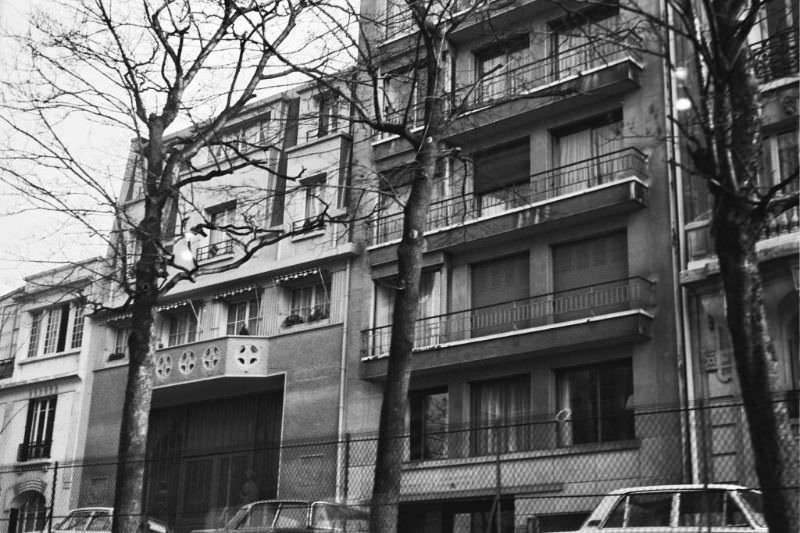 #18 From Gare St. Lazare on a commuter rail line entirely within the city. A view from the train, Paris, December 1969