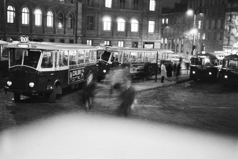 #9 Buses congregate in a tight loop at Gare de Lyon, Paris, December 1969