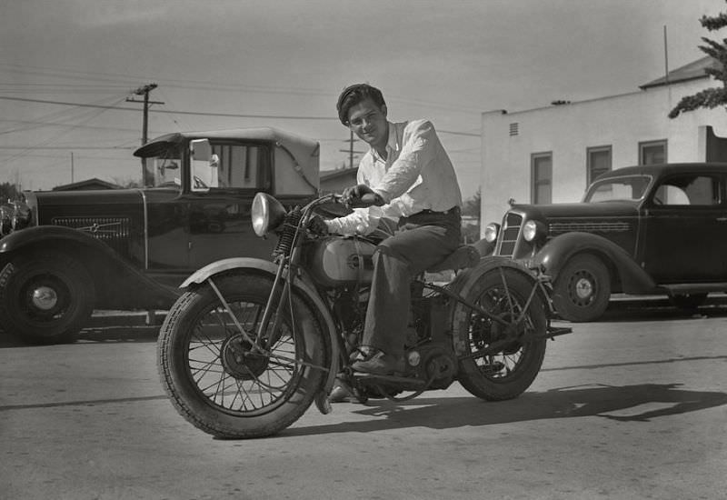 #21 Harley-Davidson, circa 1936