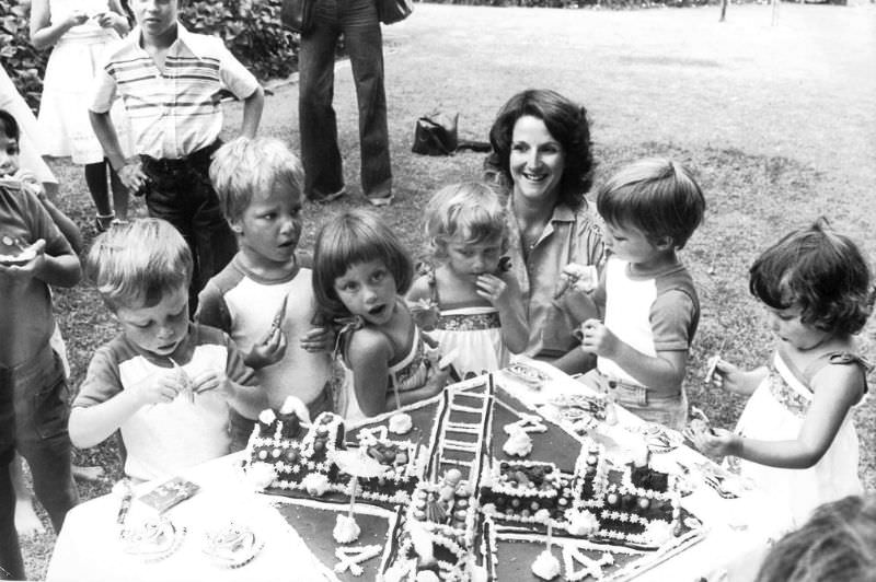 The Story of the Rosenkowitz Sextuplets, the World’s First Surviving Sextuplets Weird