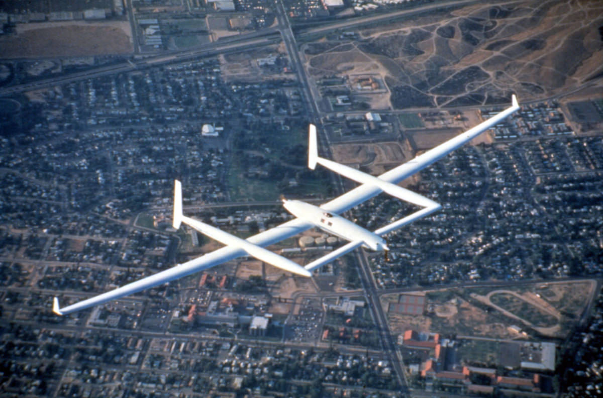 Rutan Voyager’s Trailblazing Flight Around the World, Without Rest or Refuel Inventions