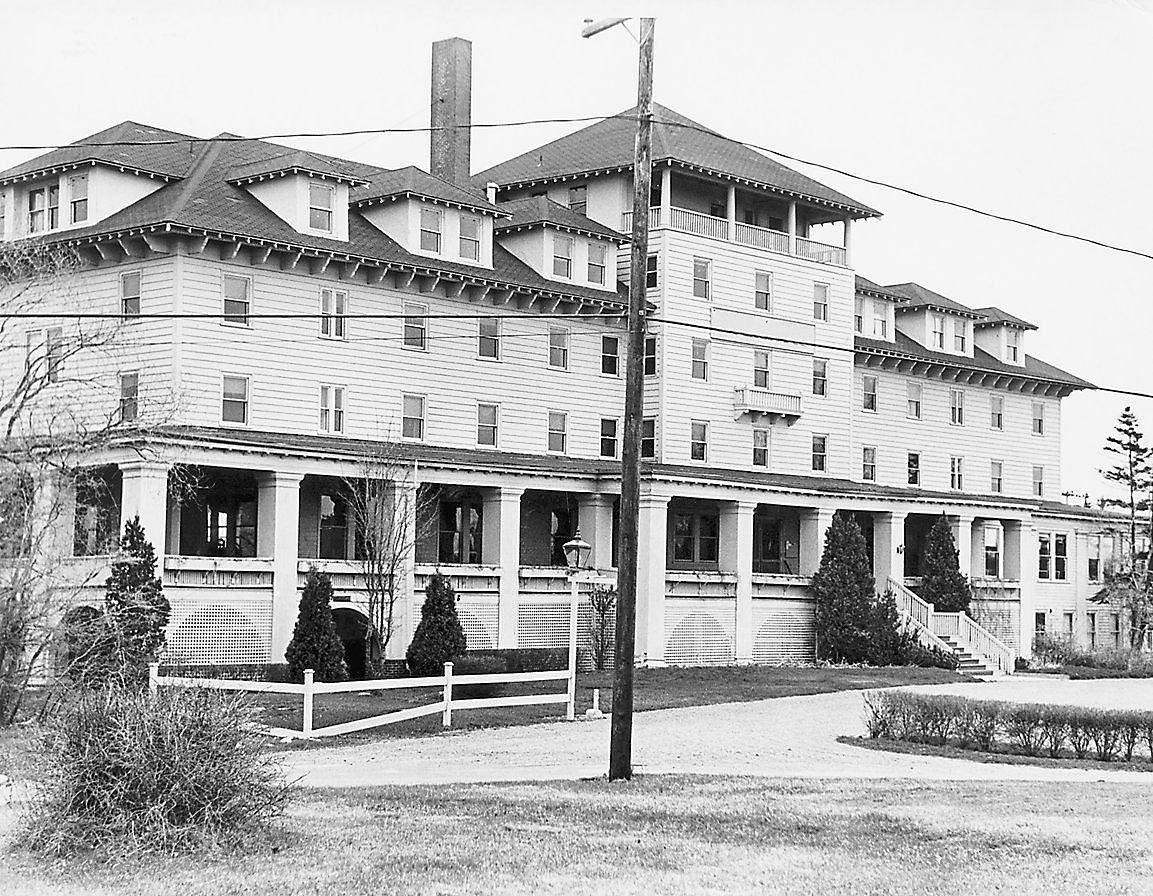 #65 Atlantis hotel kennebunk, 1960