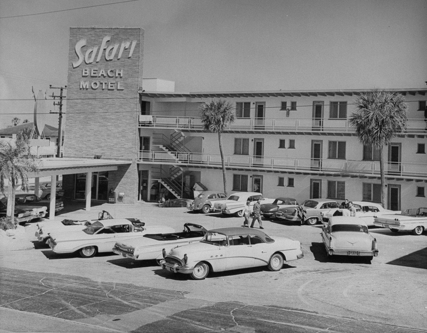 #73 The Safari Beach Motel at Daytona Beach, 1960s