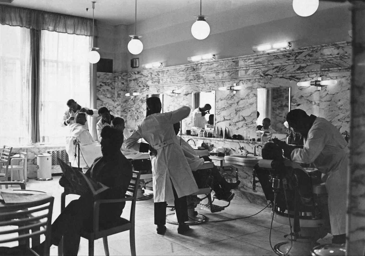 #91 Hair Salon In The Karstadte Department Store, Berlin, 1930s
