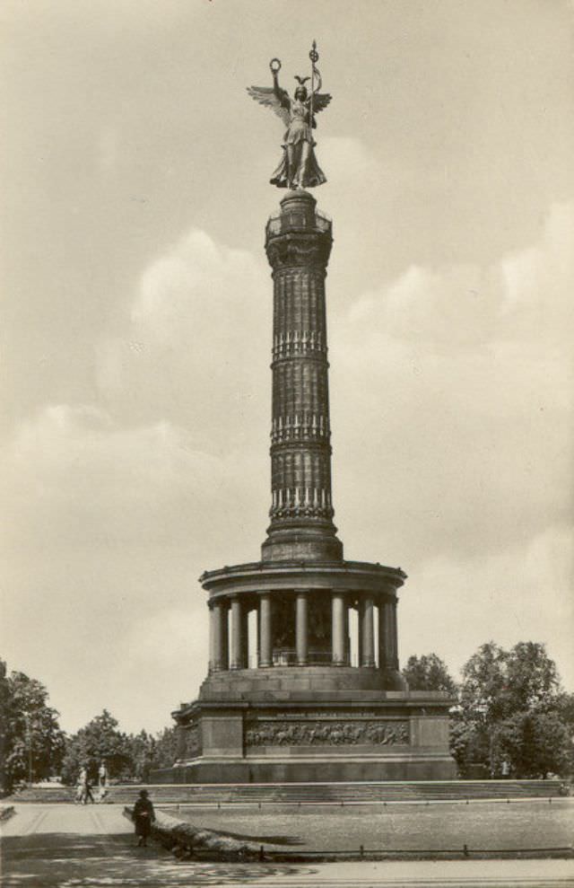 #27 The Victory Column, Berlin, 1930