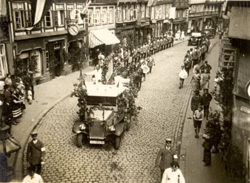 #48 Volkesfest in Berlin, 1930s