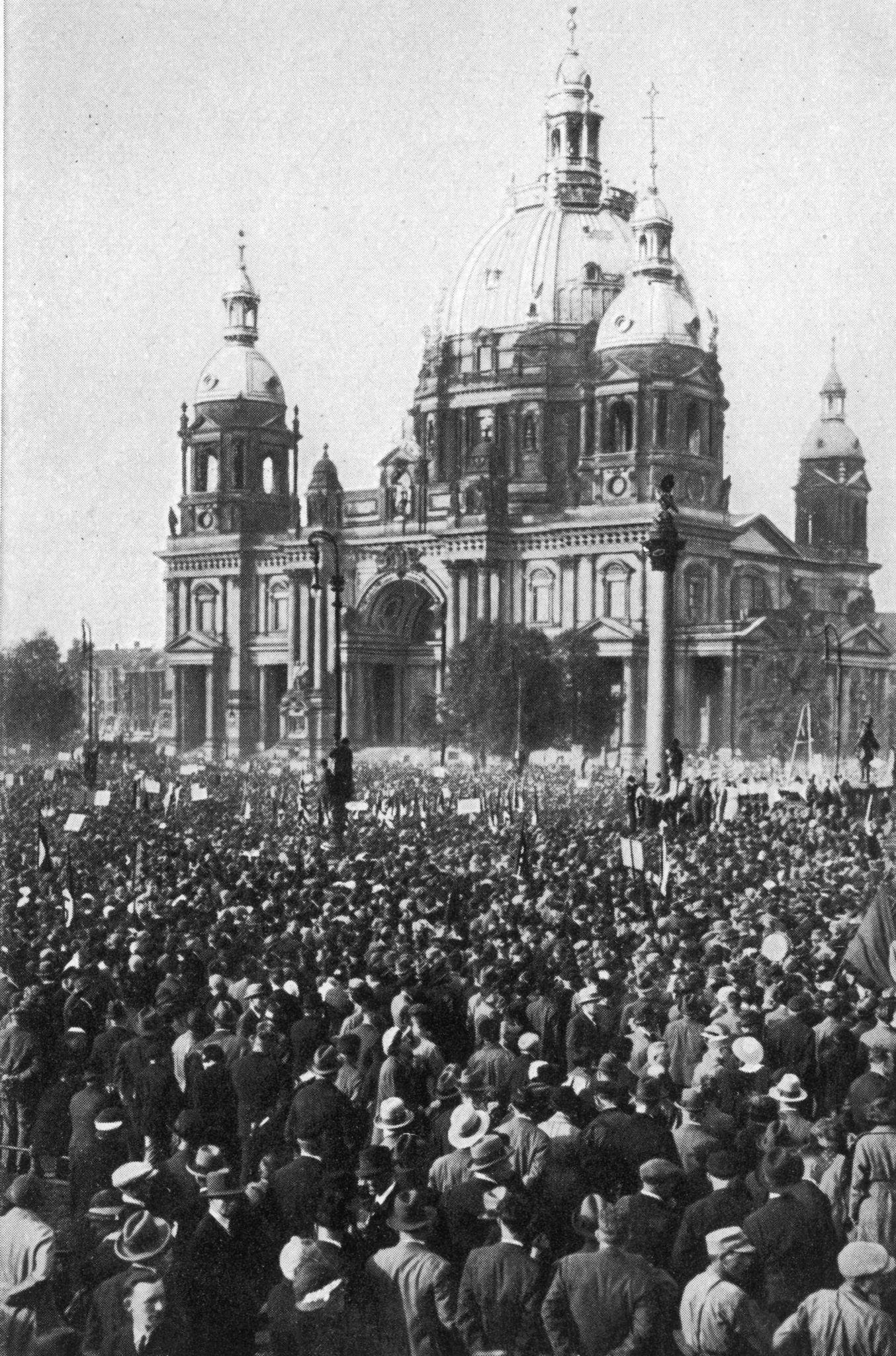 #54 Cathedral Crowd, Berlin, 1930