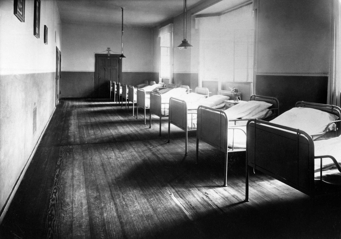 #77 Psychiatrische Anstalten, Berlin, 1930