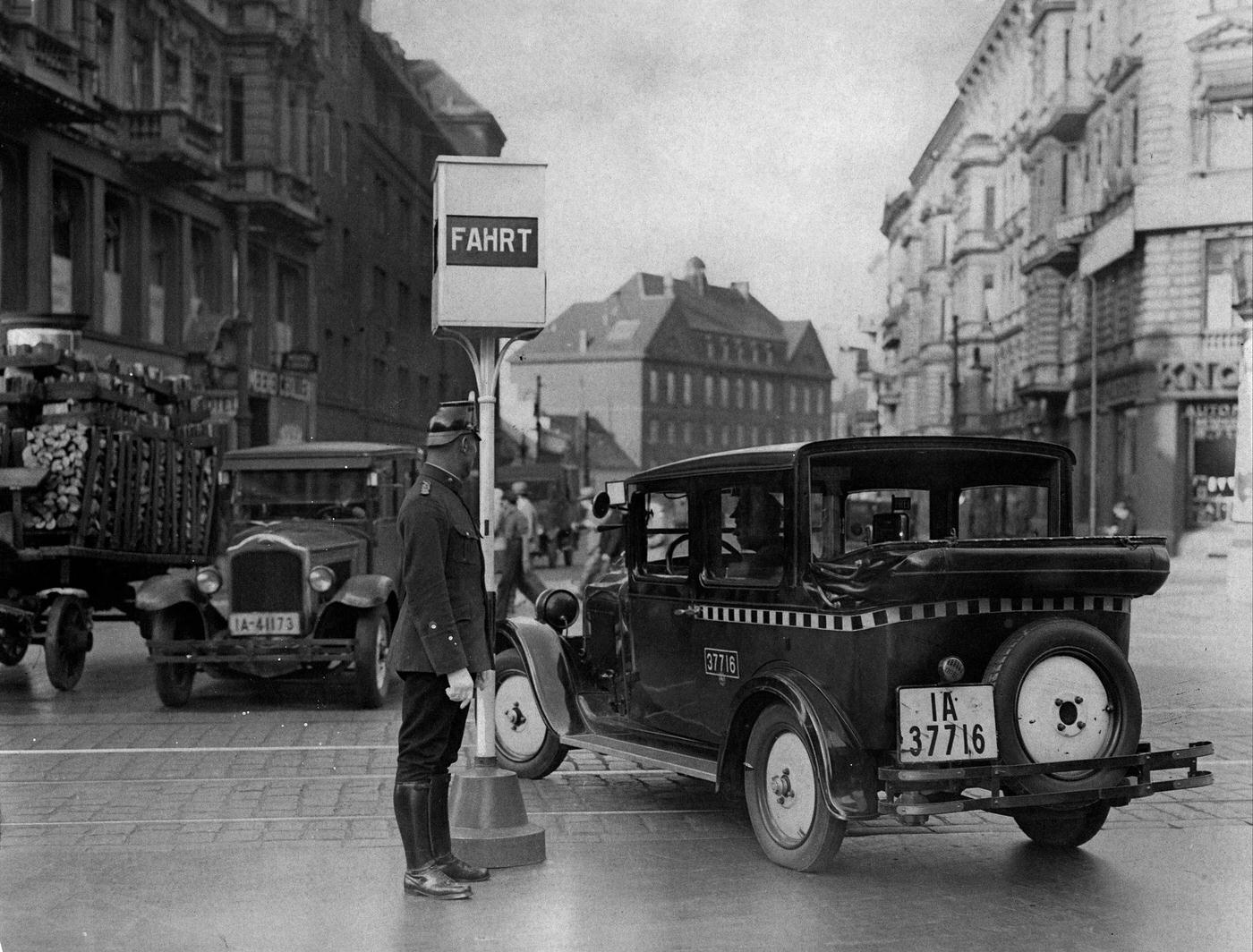 #80 Verkehr Berlin, Berlin, 1930
