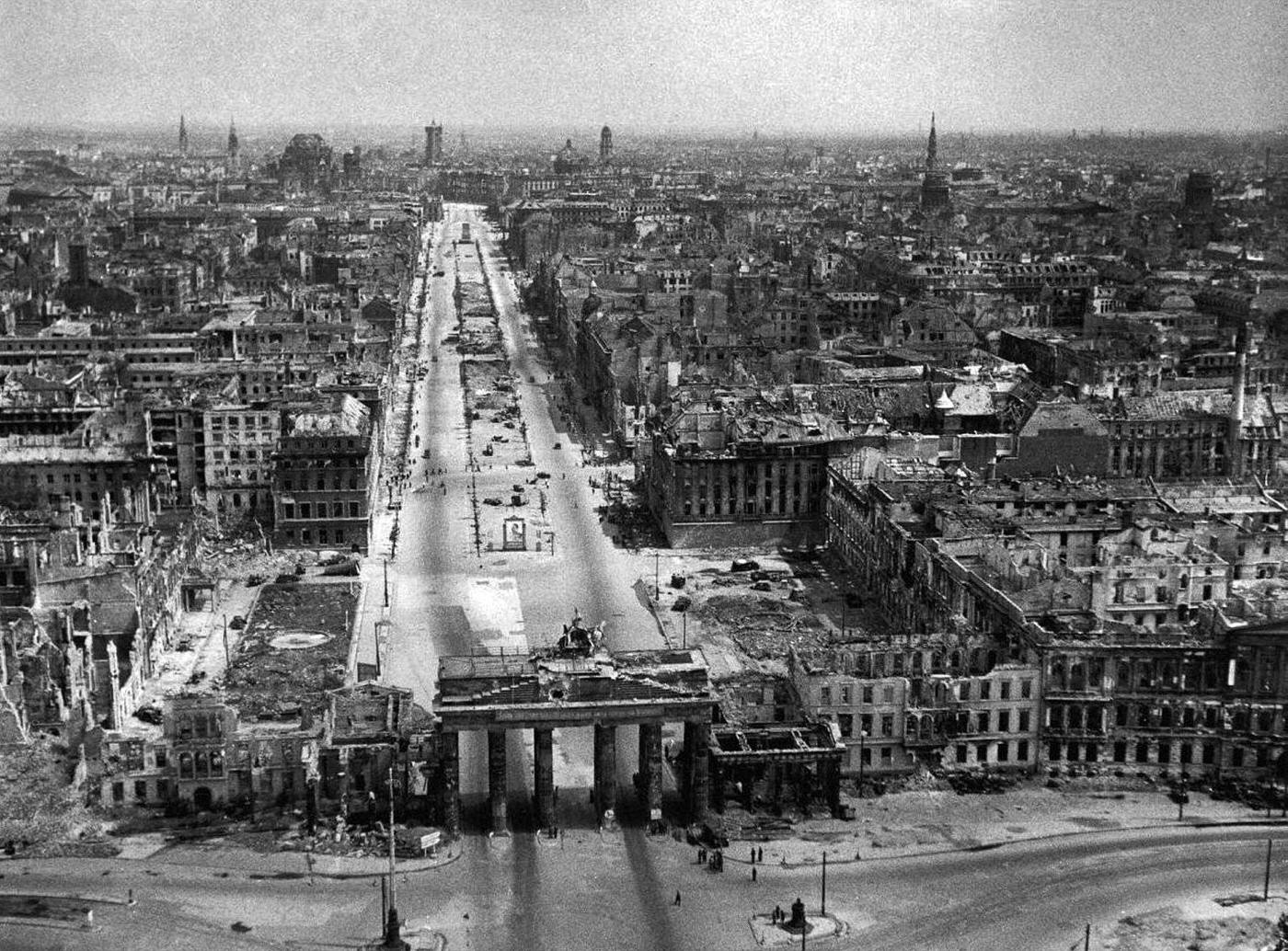 #4 Berlin devastated at the end of World War II. Berlin, Germany, 1945.