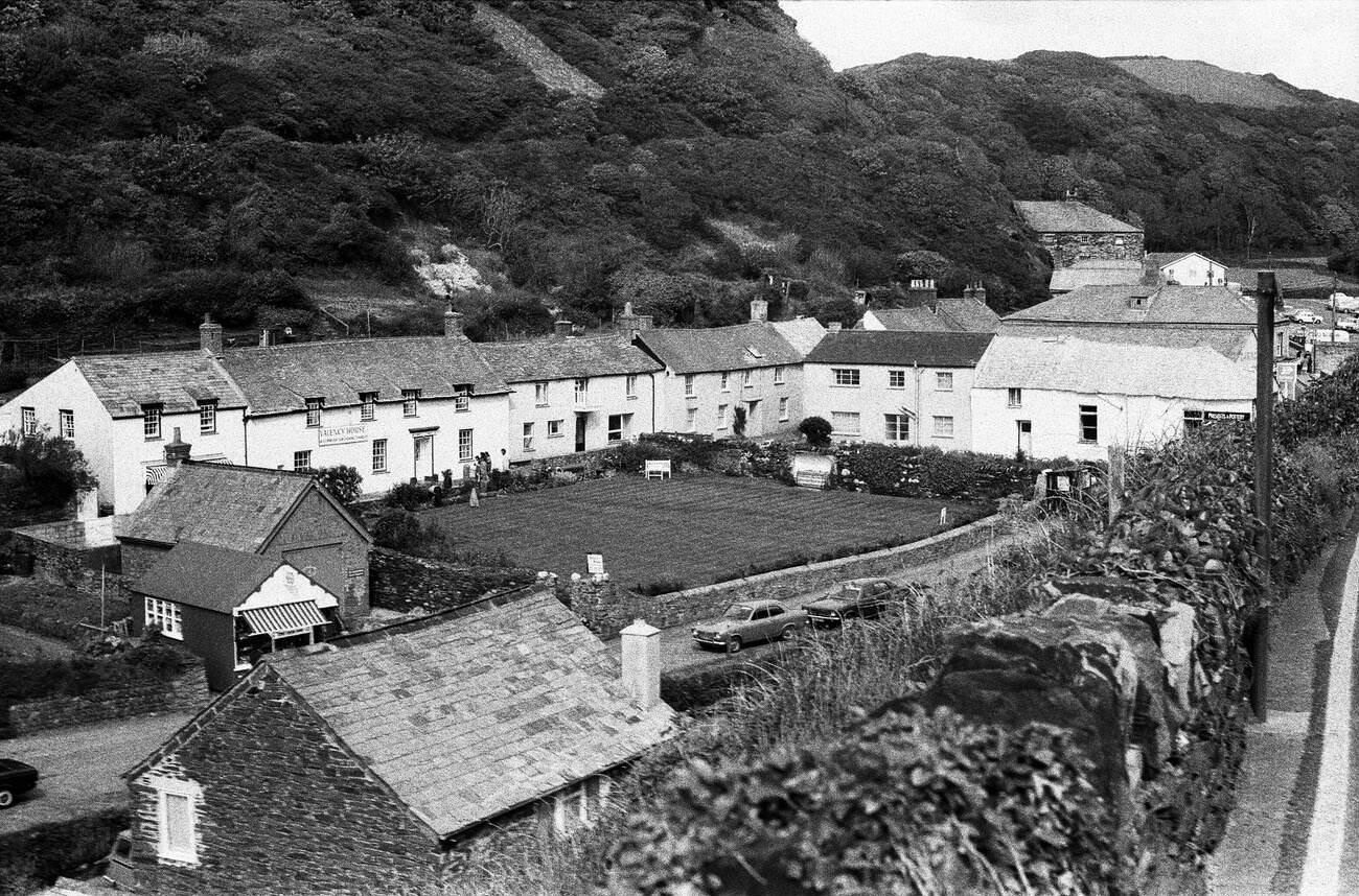 #34 Cottages in Boscastle, including ‘Presents and Pottery’ shop and ‘Valency House’ house, June 1975.
