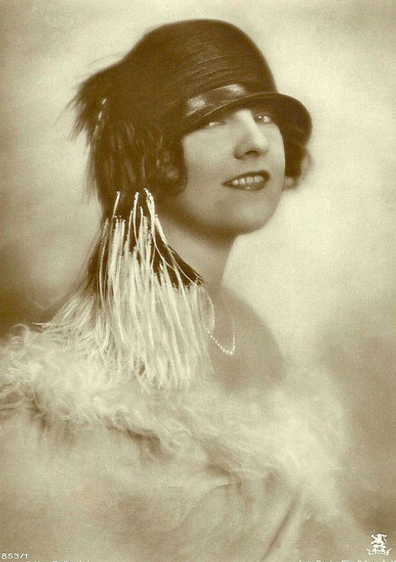 #1 Lucy Doraine